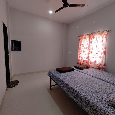 Aadishkti Bhakt Nivas Hotel Tuljapur Bagian luar foto
